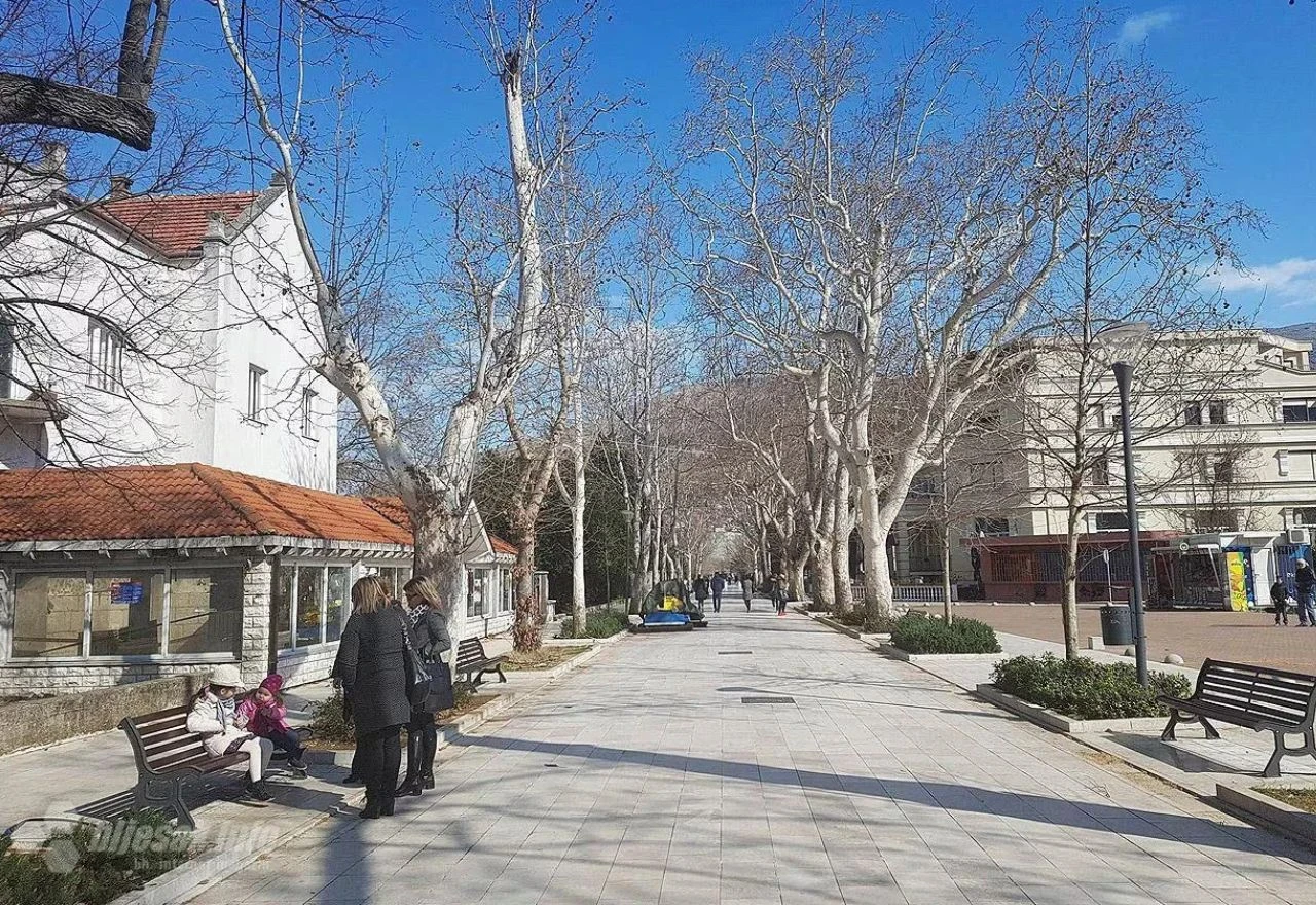 U Mostaru sunčano i toplo uz aktivno upozorenje na jak vjetar