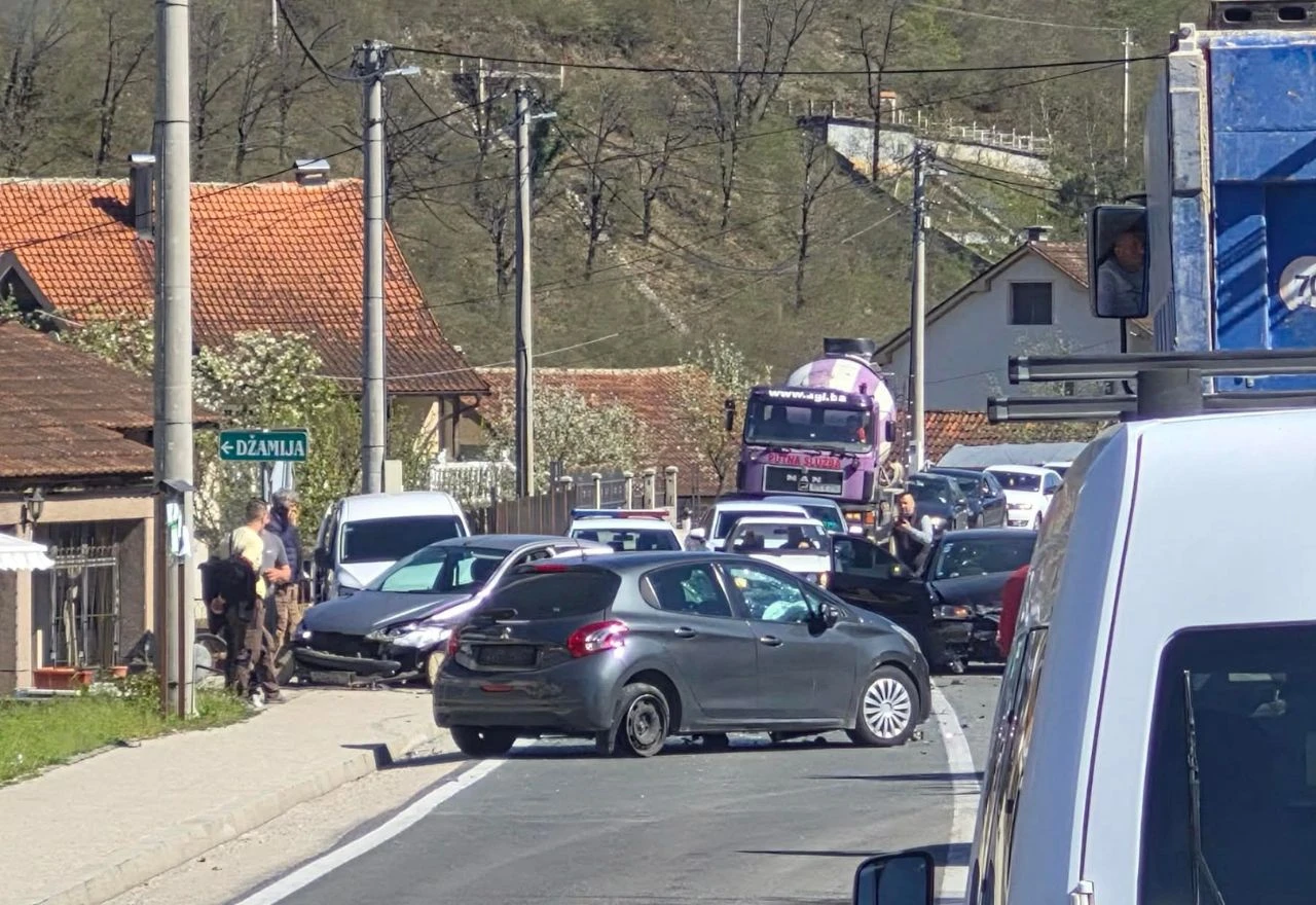 Sudar tri vozila u Čelebićima, ima ozlijeđenih