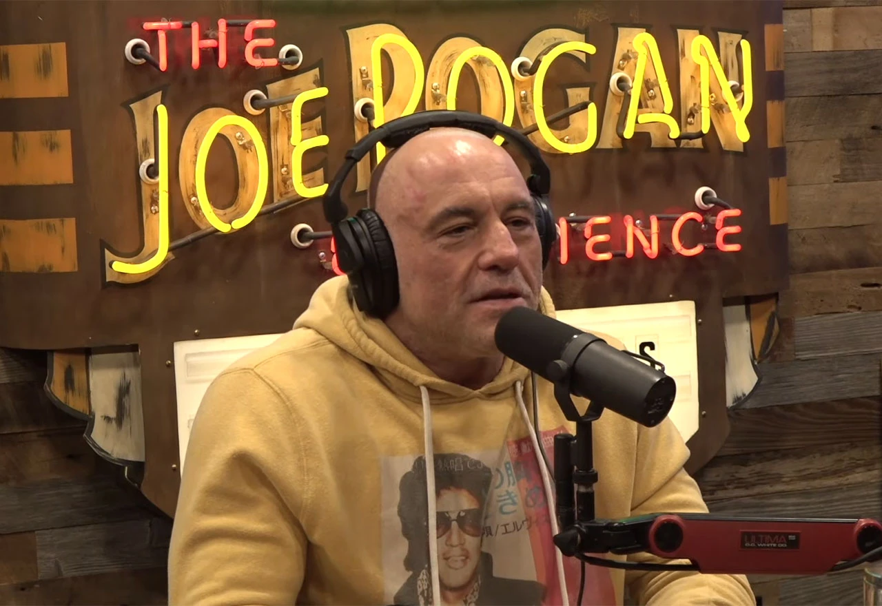 Joe Rogan tvrdi da rat u Iranu odvlači pažnju od Epsteinovih dokumenata