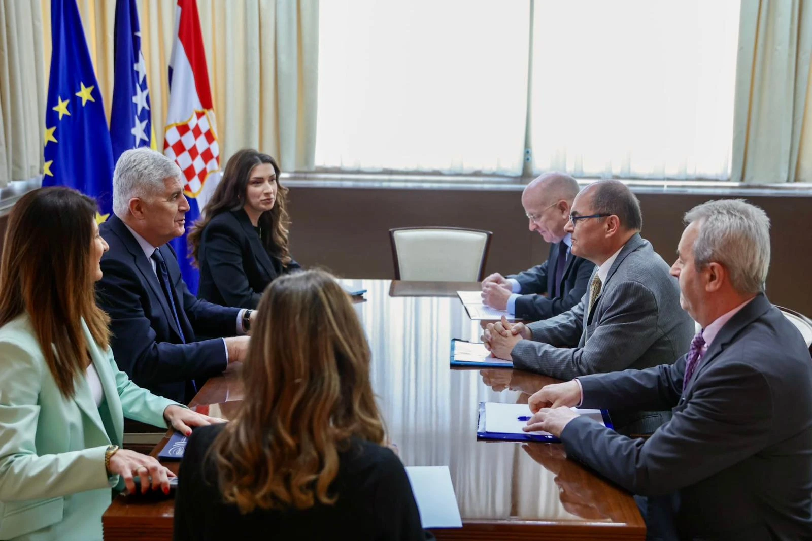 Čović i Filipović s visokim predstavnikom: Razgovor o reformama i Izbornom zakonu