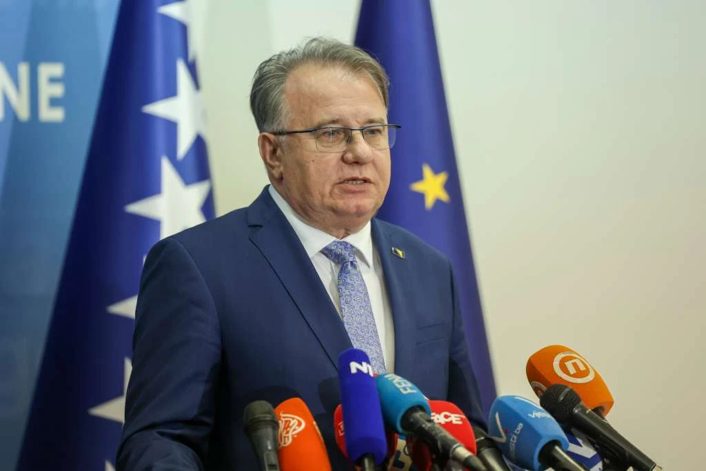 Hoće li gorivo pojeftiniti? Vlada Federacije traži ukidanje carine na uvoz nafte