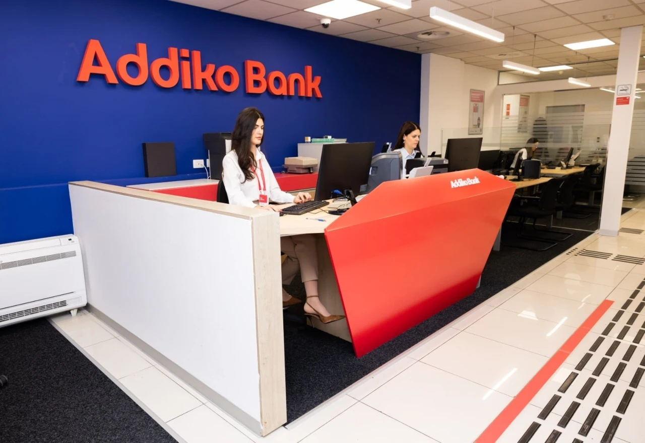Raiffeisen preuzima Addiko banku, poslovnice u BiH idu na prodaju?
