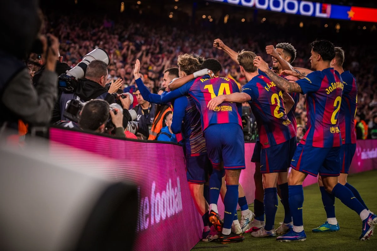 Barcelona pobjedom u gradskom derbiju povećala prednost na ljestvici