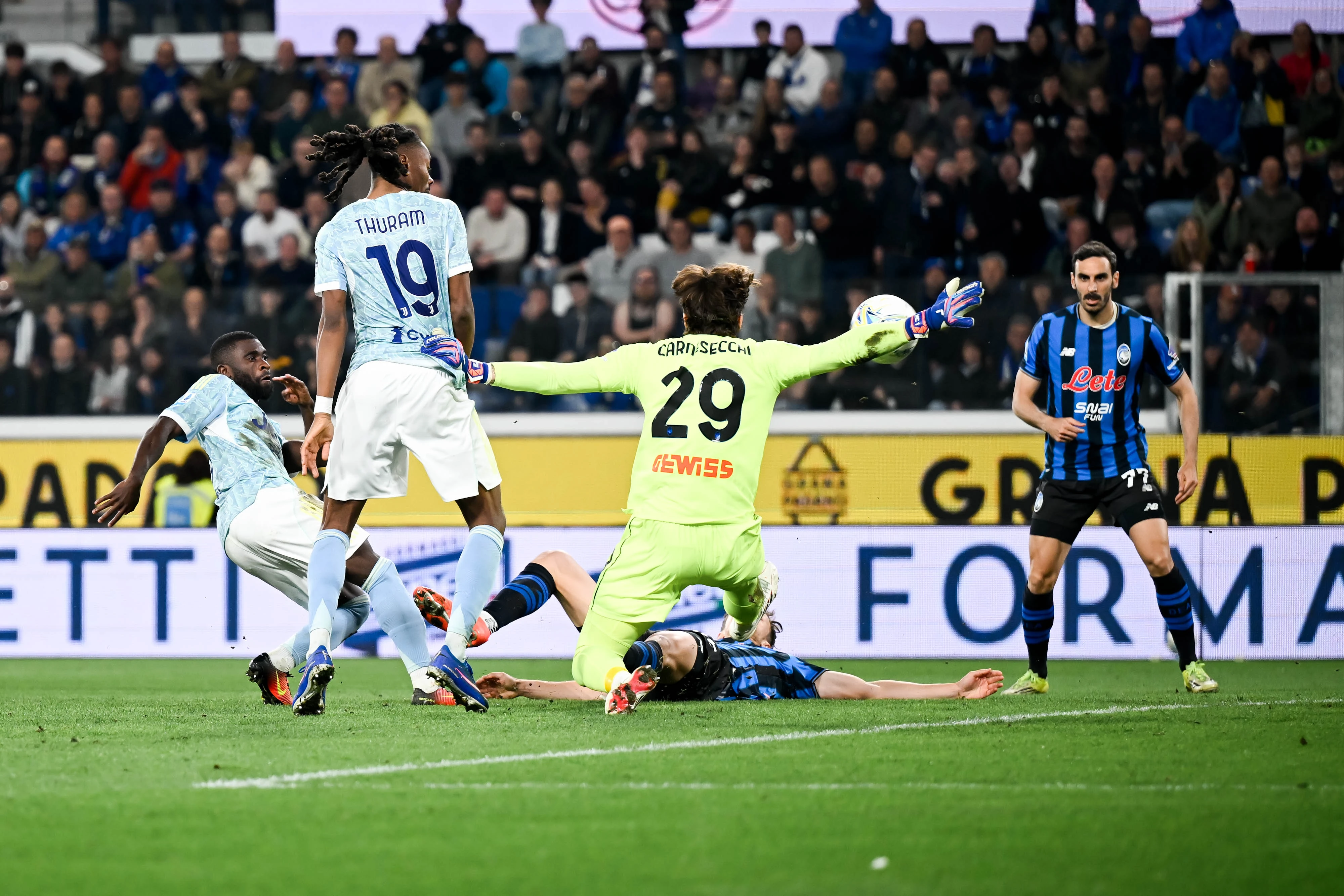 Juventus slavio kod Atalante, težak domaći poraz Milana