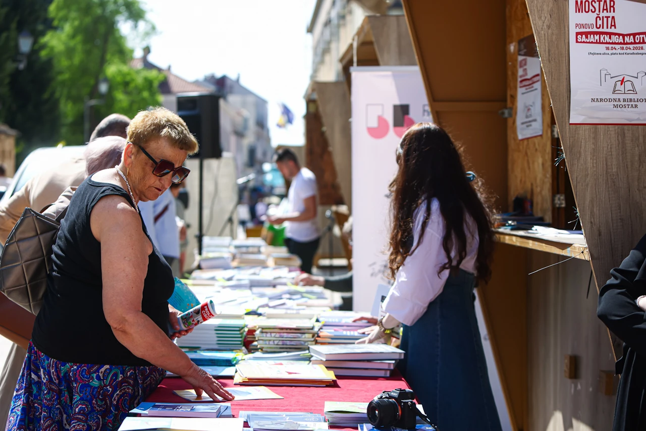 Sajam knjige na otvorenom u Mostaru