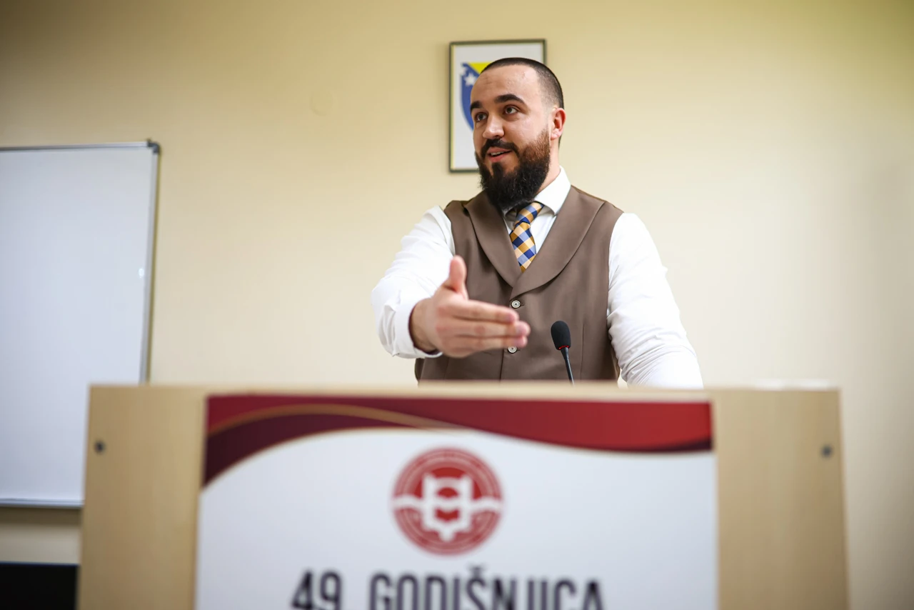 FOTO | Jasmin Alić u Mostaru ispričao svoj put: "Radim s milijarderima i početnicima, svi su na LinkedInu"
