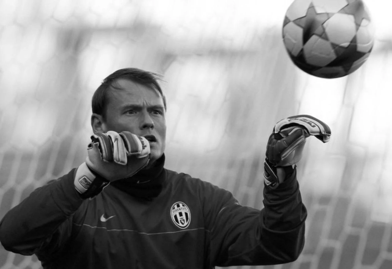 Poginuo bivši vratar Arsenala, Juventusa i Liverpoola