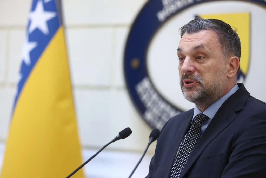 Konaković o Čoviću: "Radi ono što SDA i SNSD pokušavaju, kao da se boji izbornog rezultata"