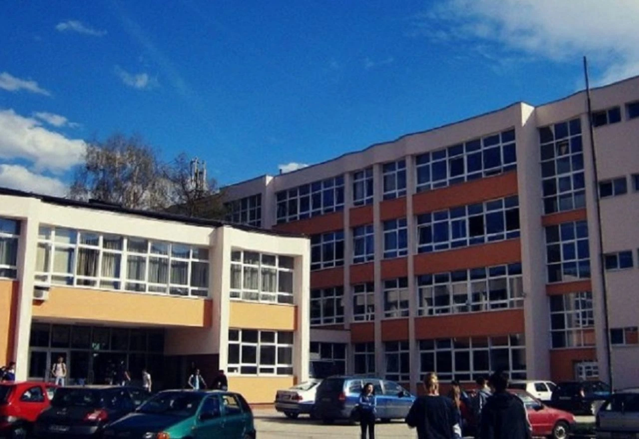 Osnovne i srednje škole u Zenici zbog prijetnji prelaze na nastavu na daljinu