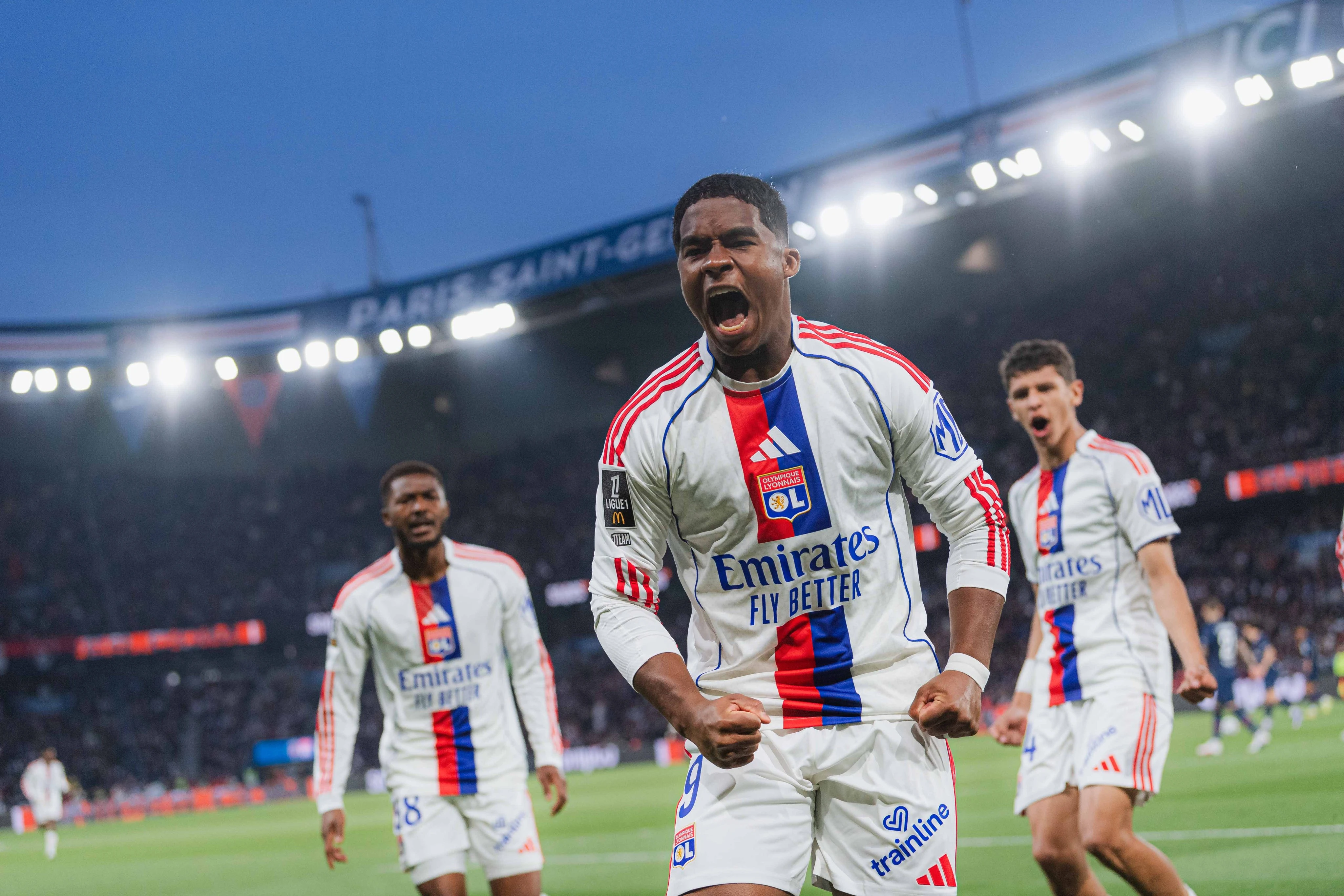 Lyon šokirao PSG i borbu za naslov učinio uzbudljivijom