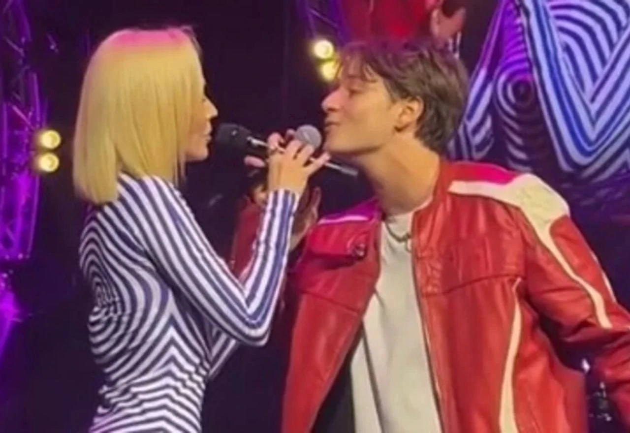 Jakov Jozinović i Jelena Rozga priredili show u Beogradu: Spustili se među publiku i digli sve na noge