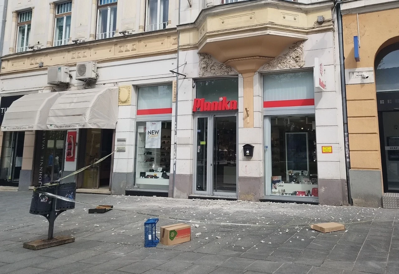 Obrušila se fasada u središtu Sarajeva