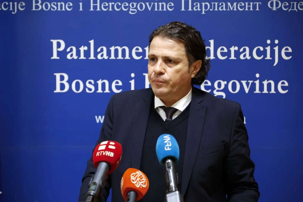 Federacija uvodi nova pravila: Stroža kontrola novca i virtualnih valuta