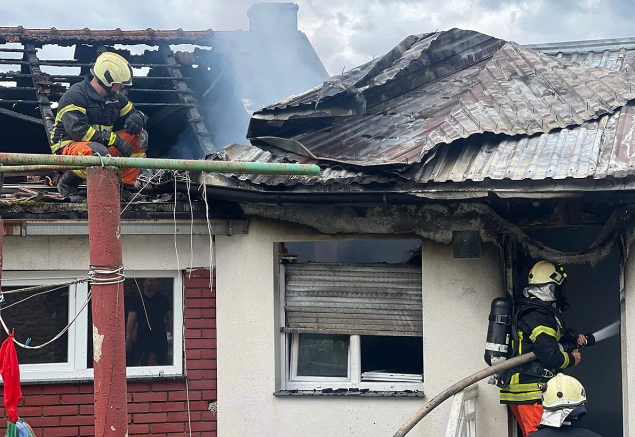 FOTO | Požar progutao kuću kod Jablanice