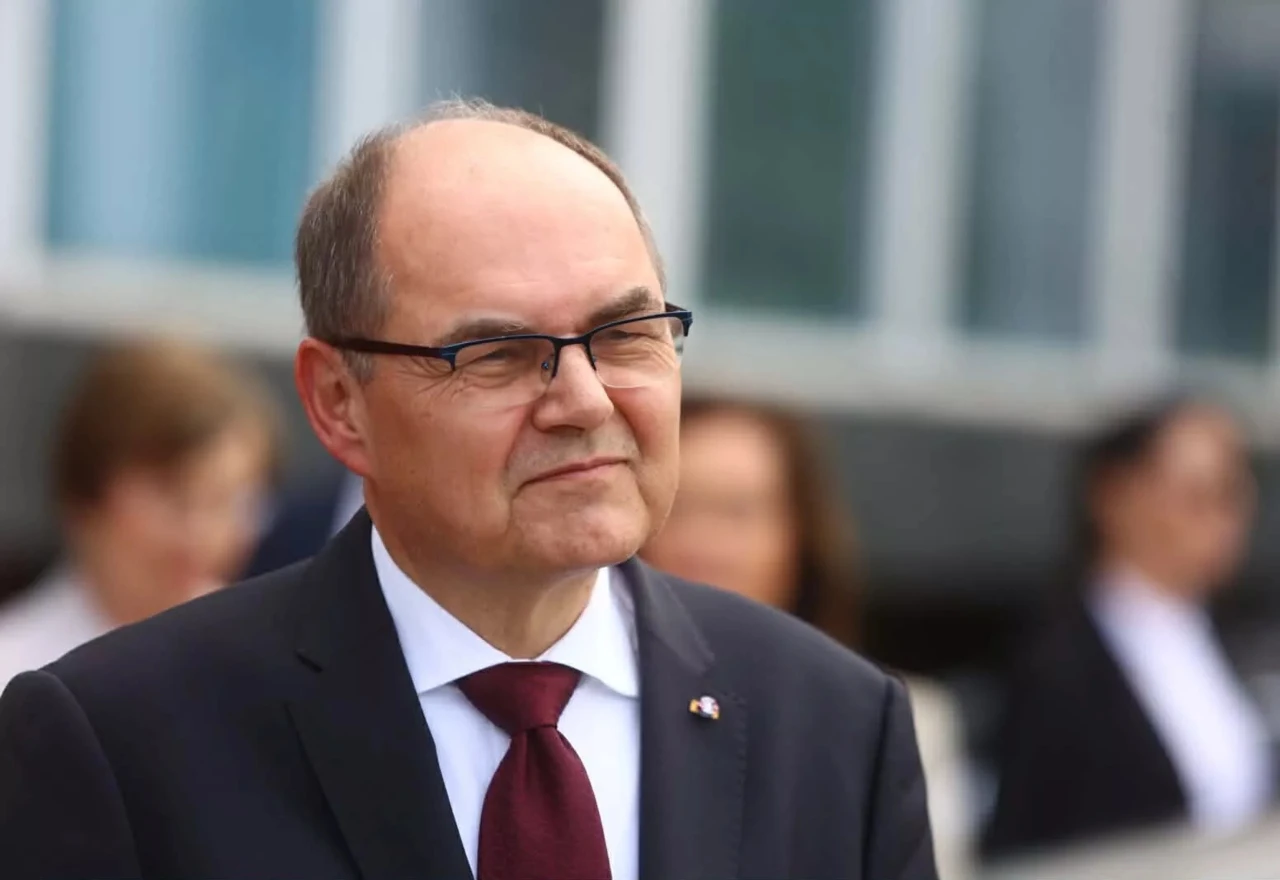 Ozbiljne optužbe na račun Christiana Schmidta: "Posao dobila tvrtka koja nije ni predala ponudu"