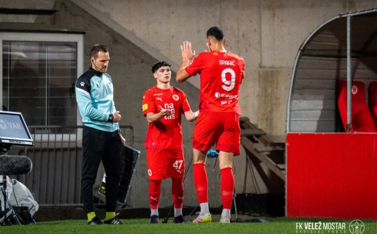 Dio karijere proveo igrajući stopera, sada je kompletirao prvi hat trick za Velež