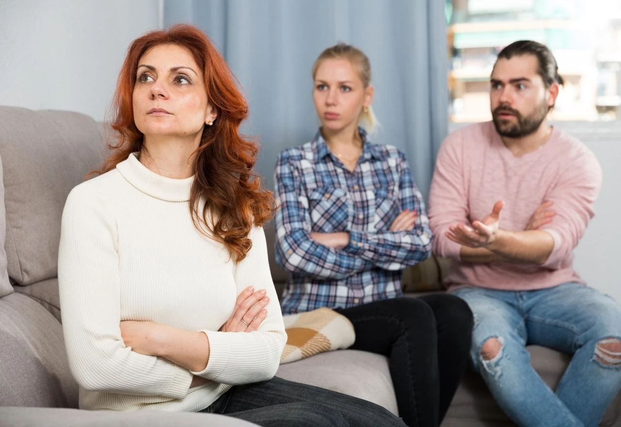 Čuva brak i mir u kući: Mudra žena ove 3 stvari nikad ne govori svekrvi