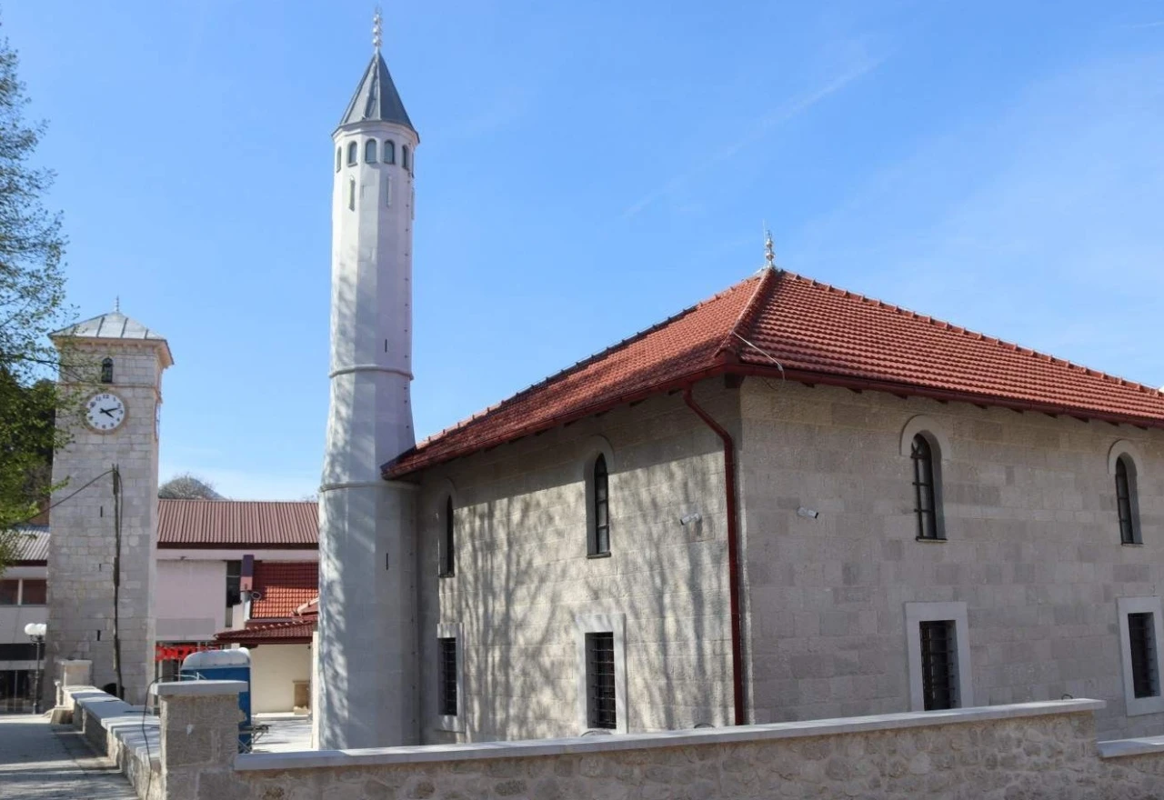 Obnovljena još jedna hercegovačka džamija i povijesna sahat-kula