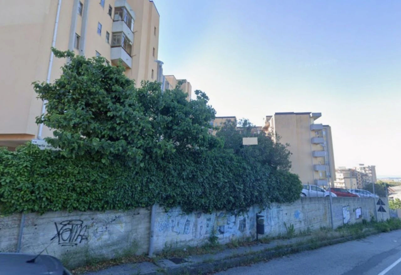 Majka se s troje djece bacila s balkona u Italiji, jedno se bori za život