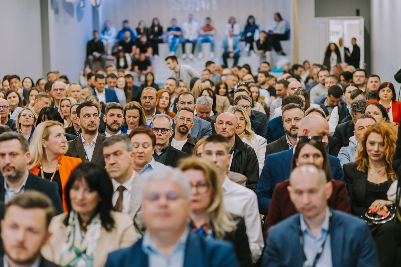 FOTO | U Mostaru o umjetnoj inteligenciji i obrazovanju raspravlja 80 govornika