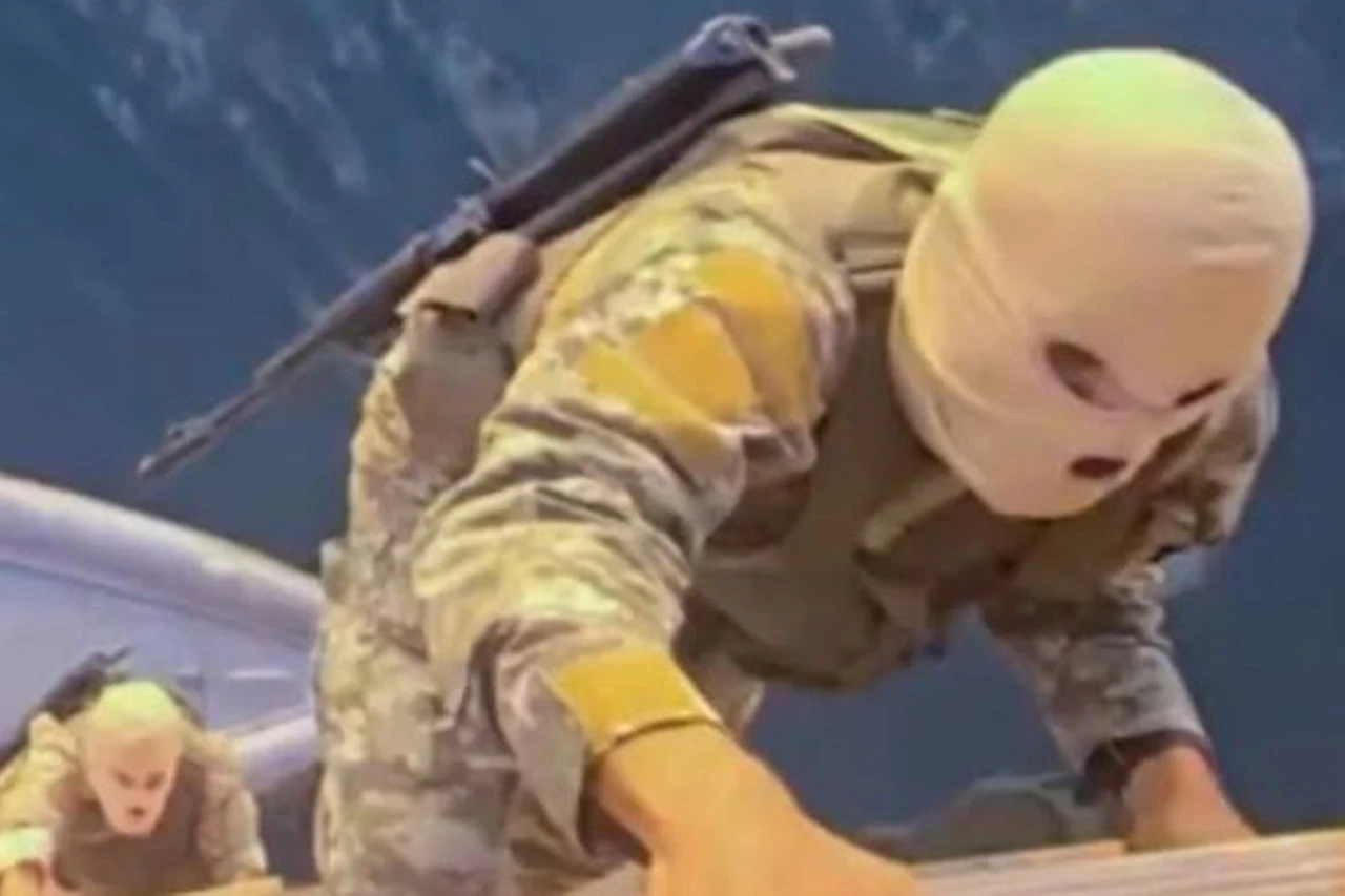 VIDEO | Iranci objavili snimke upada na brod s crnogorskim mornarima