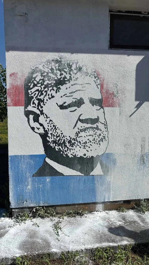 Mural Slobodanu Praljku u Ortiješu uklonjen, a zatim se ponovno "ukazao"