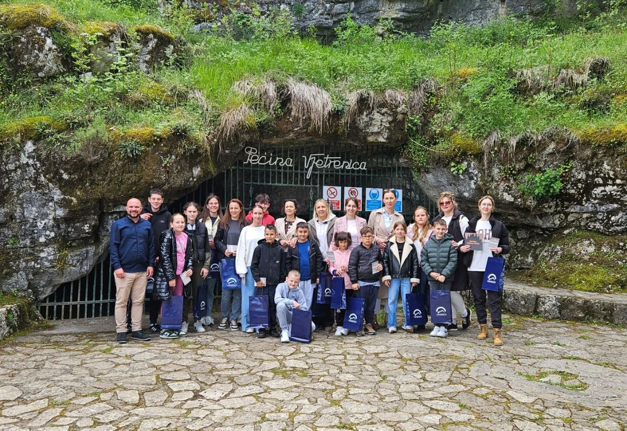Predstavljena slikovnica "Kršna krška čuda" u Vjetrenici
