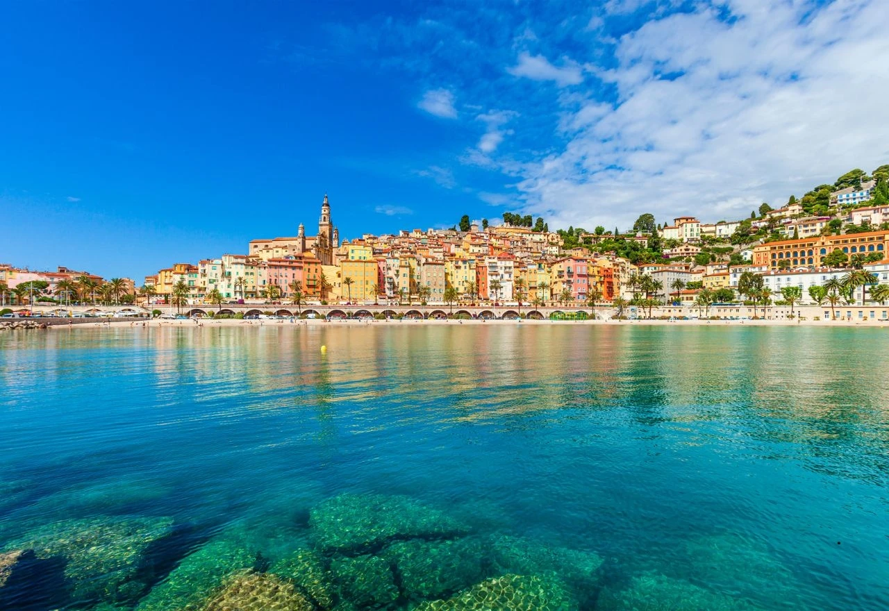 Francuska šalje interventnu policiju na plaže