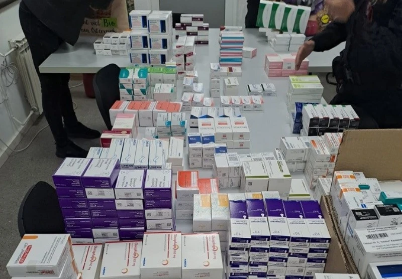 U pokvarenom vozilu pokušao prokrijumčariti 24.764 tableta, krema, šampona...