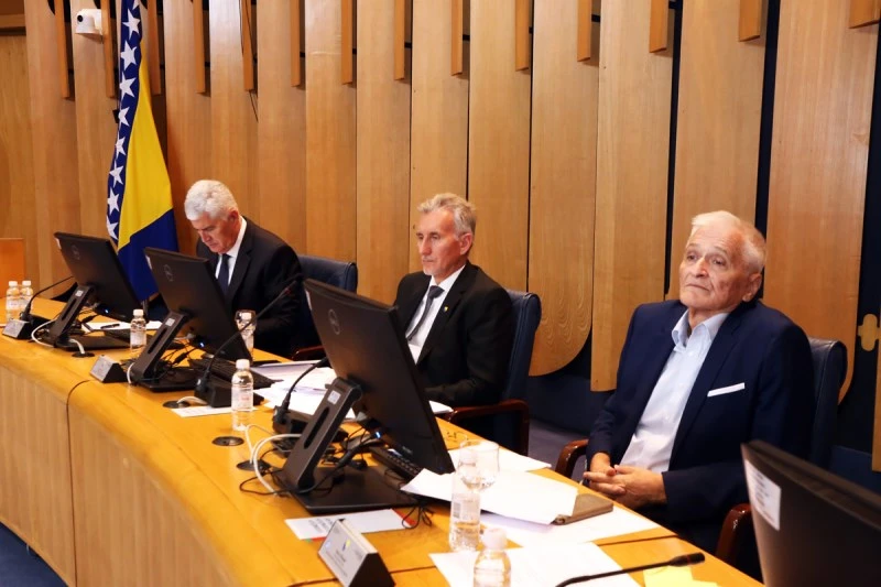 Špirić poručio: Cilj je izbaciti SNSD i HDZ iz većine