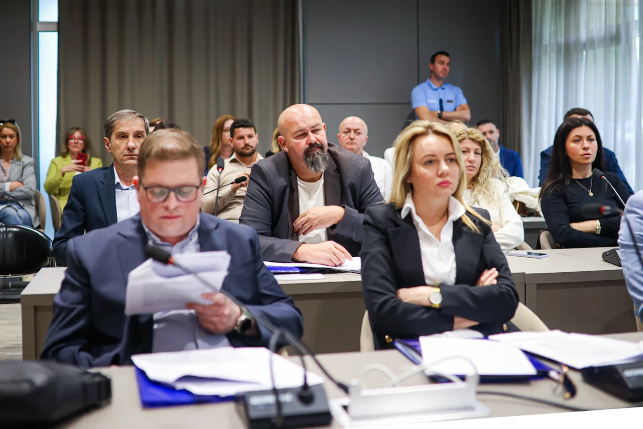 Održana javna rasprava: Što traže proračunski korisnici u ŽZH, a što to nudi novi zakon o plaćama?