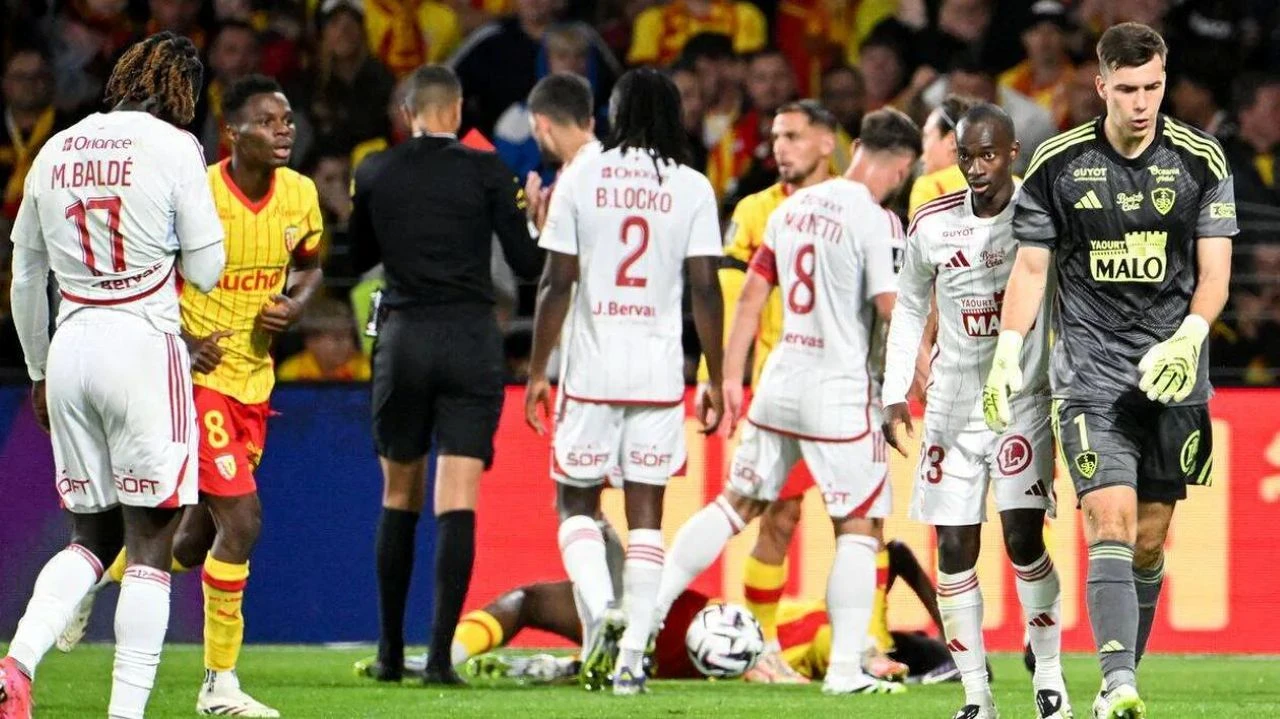 Lens se vratio nakon tri gola zaostatka, ali vrlo vjerojatno ispao iz igre za titulu