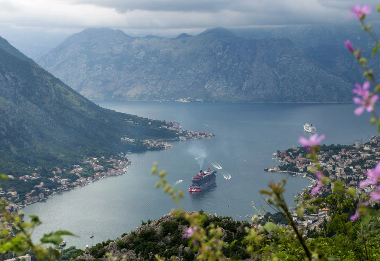 Stari kotorski put, pogled s ceste