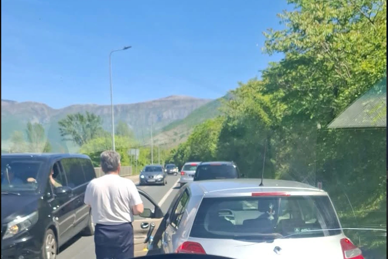 Zbog prometne nesreće u Sutini otežan promet na ulazu u Mostar