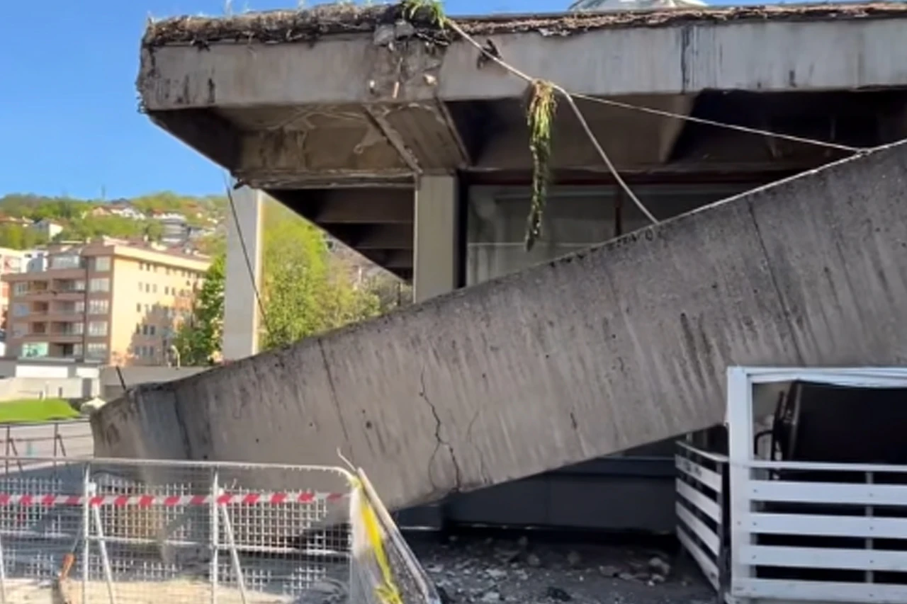 VIDEO | Za vrijeme sajma i izložbe urušio se krov sarajevske Skenderije