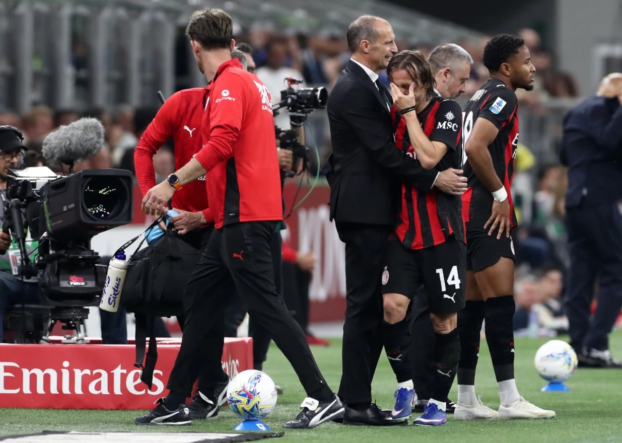 Modrić mora na operaciju