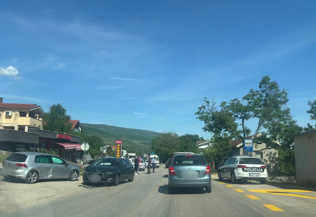 Dvije osobe ozlijeđene u prometnoj nesreći u Knešpolju