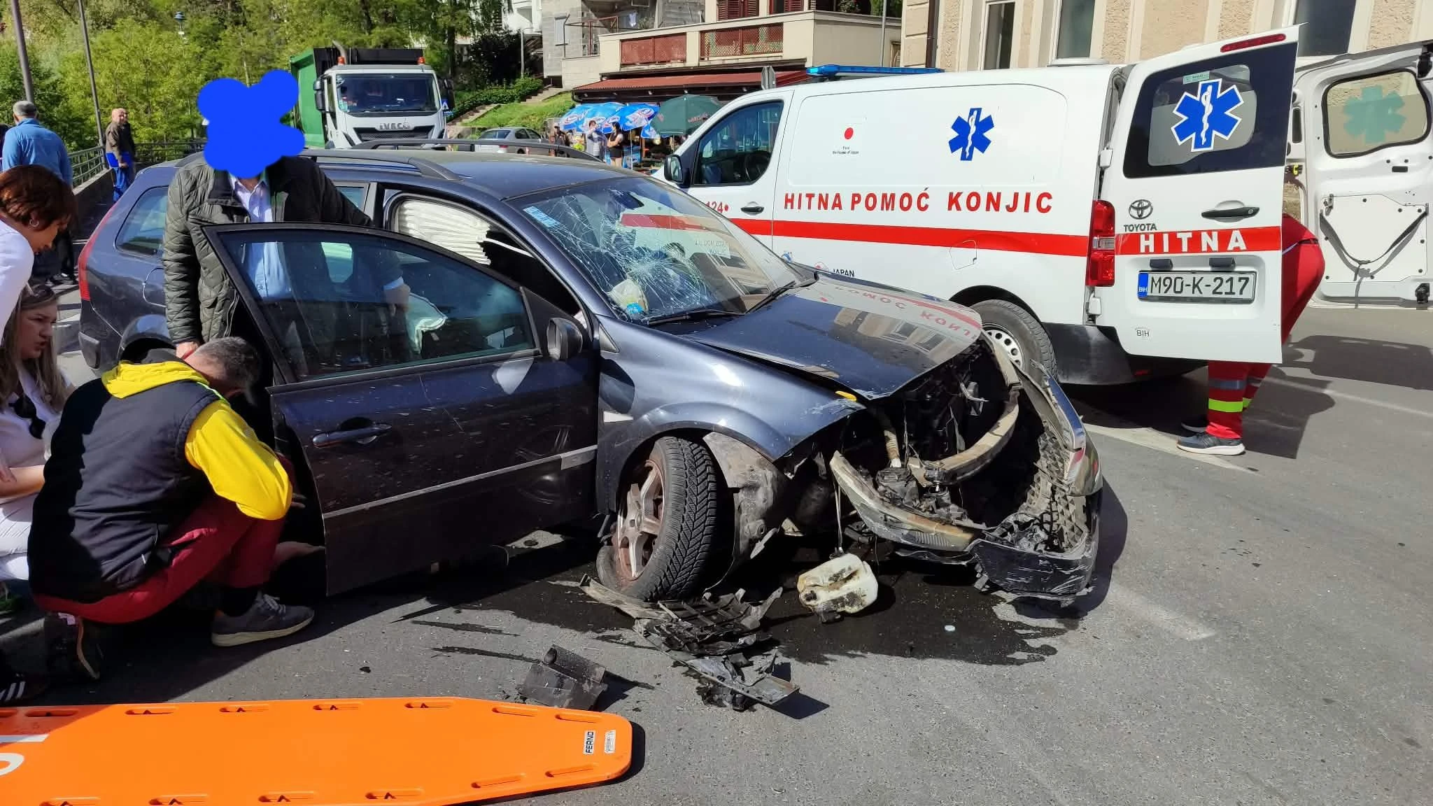 Jedna osoba ozlijeđena u nesreći u Konjicu: 78-godišnjak se zabio u betonski zid
