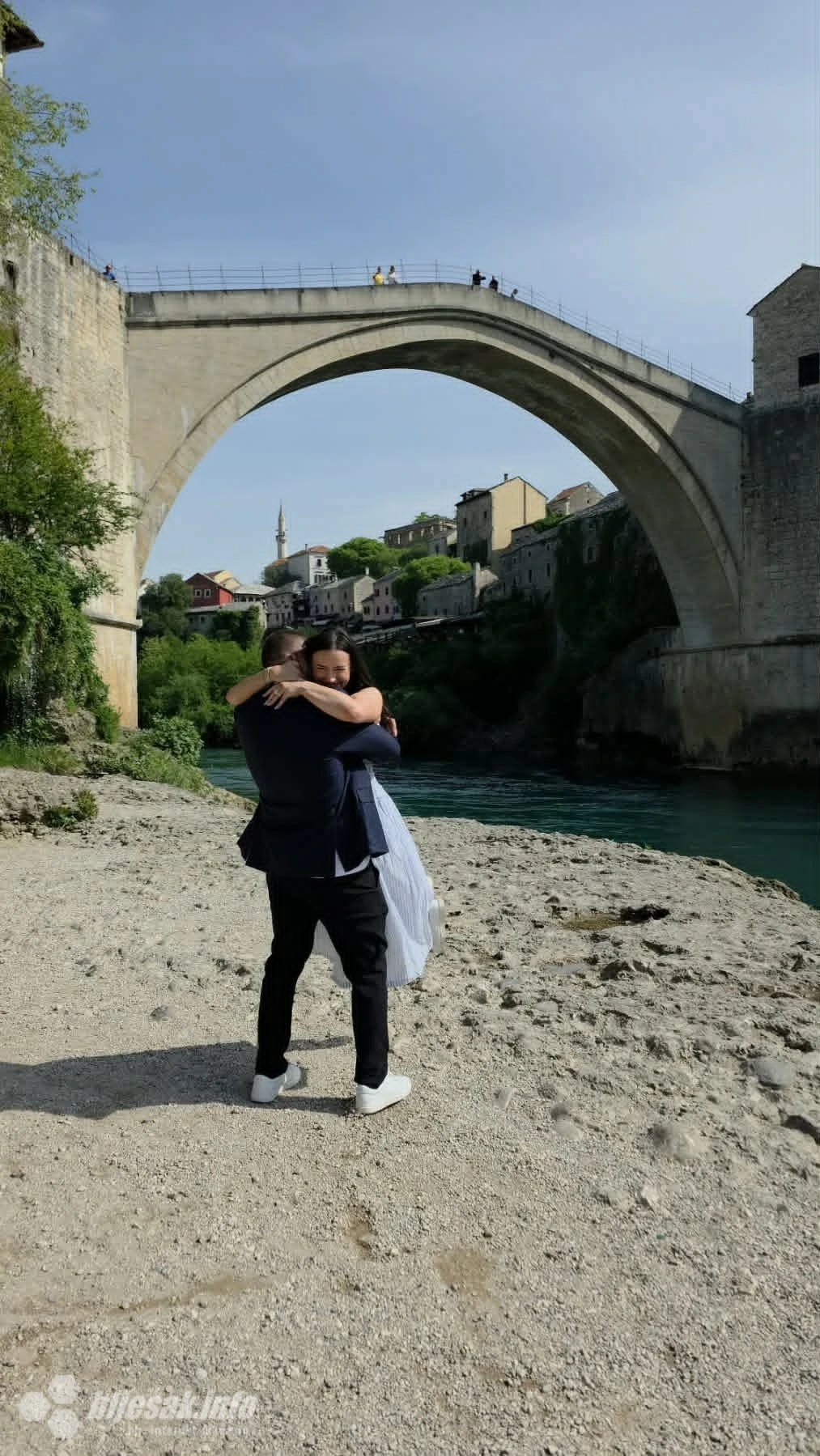 Stari most svjedočio novoj ljubavnoj priči iz Amerike
