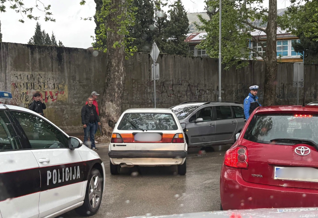 Sudar dva vozila kod pomoćnog stadiona Zrinjskog