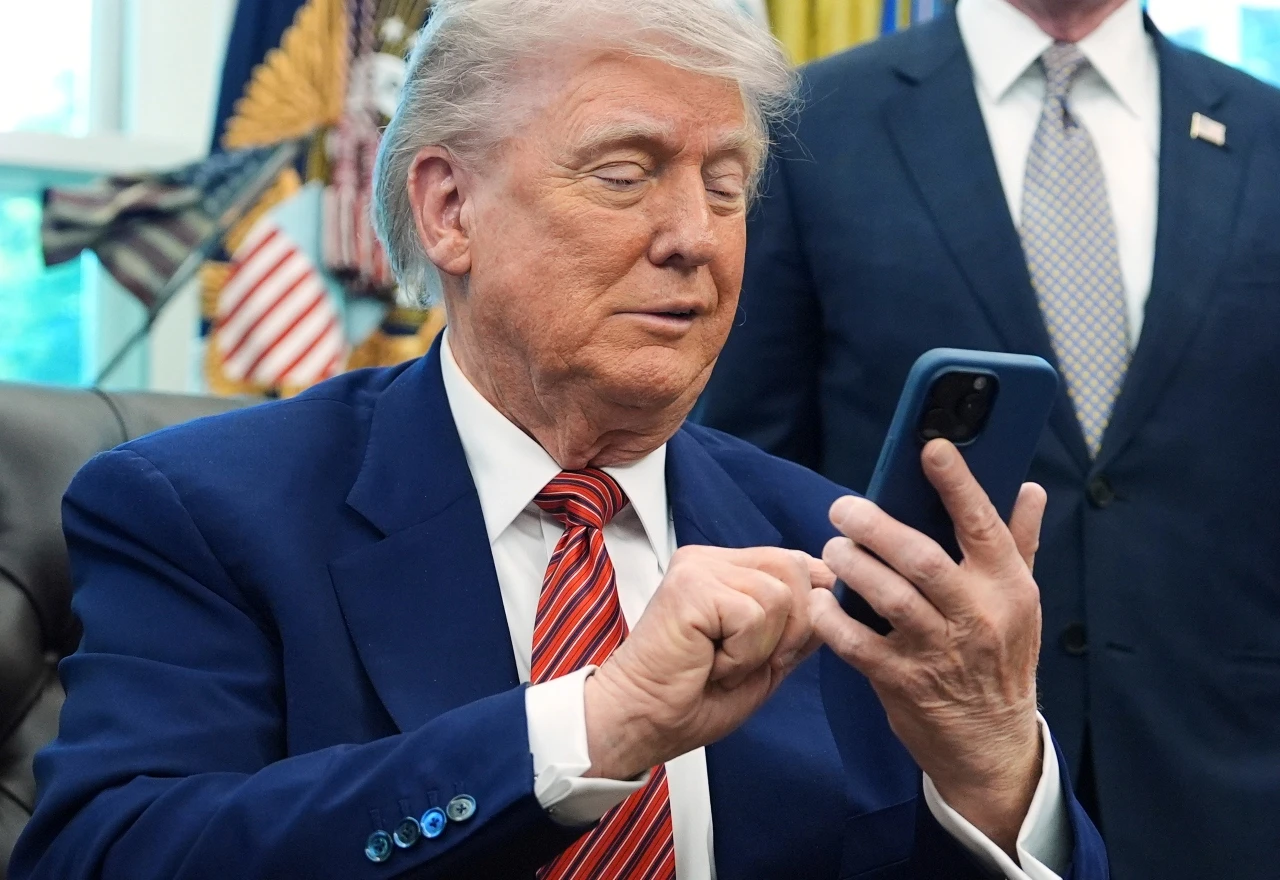 Trump najavio povećanje carina na automobile iz EU na 25 posto