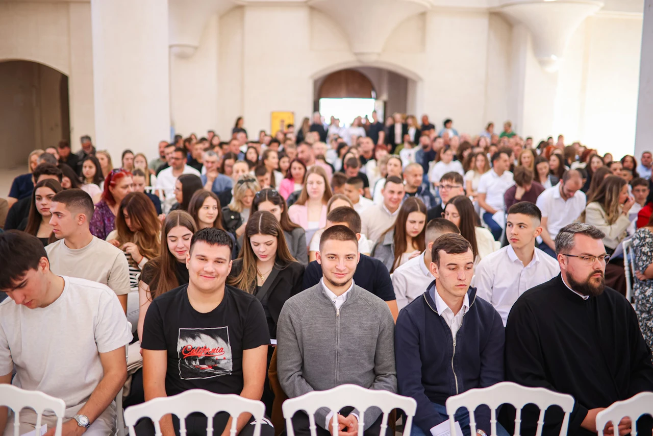 FOTO | Mladi iz Hercegovine i Dalmacije dobili stipendije u Mostaru