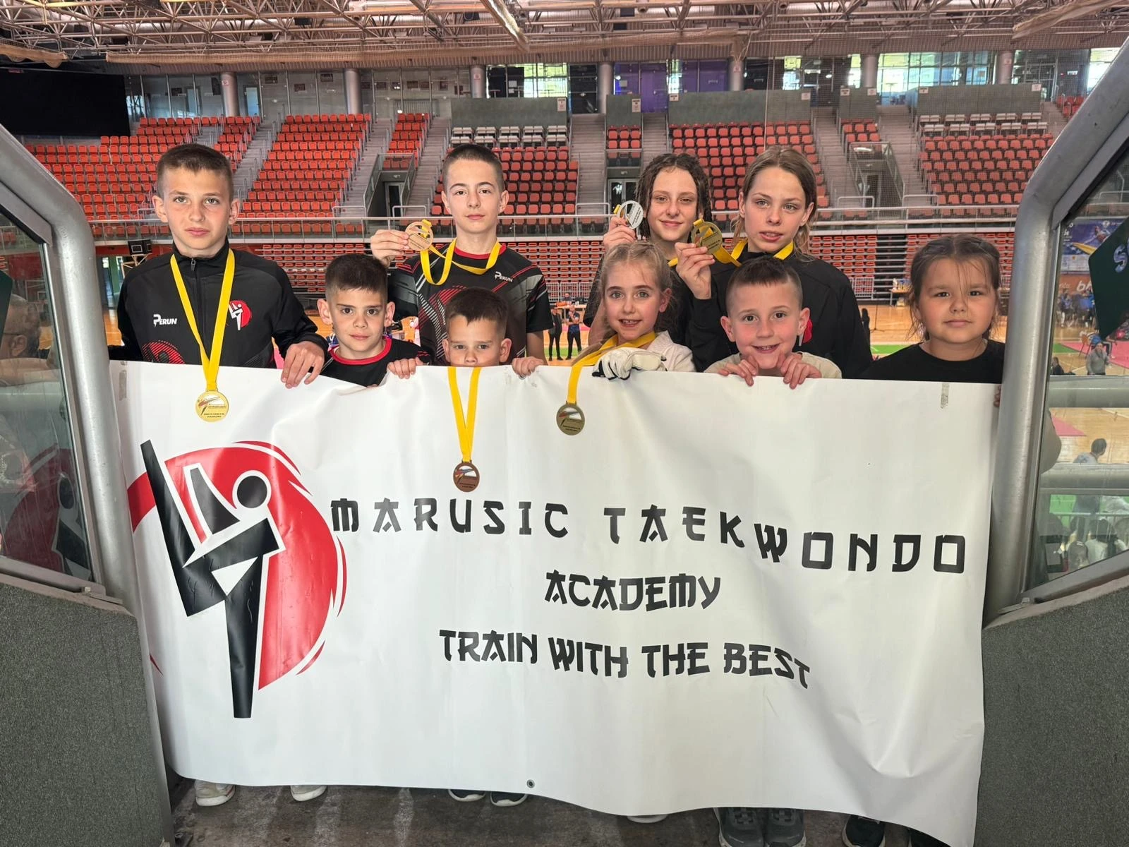 Mladi borci iz Mostara briljirali u Zenici i osvojili niz medalja