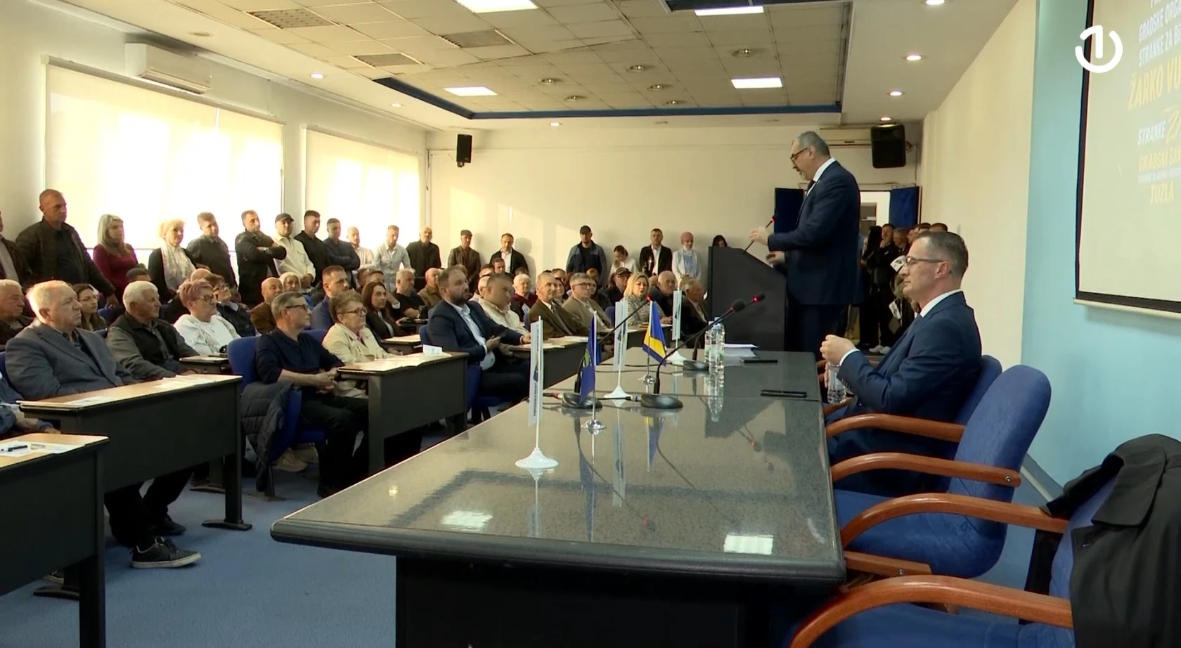 Iz stranke u stranku: Sve više političkih transfera pred izbore