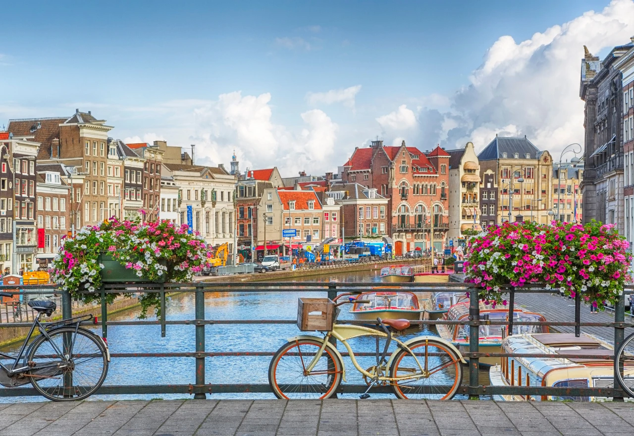 Amsterdam zabranio reklame za meso i fosilna goriva u javnom prostoru