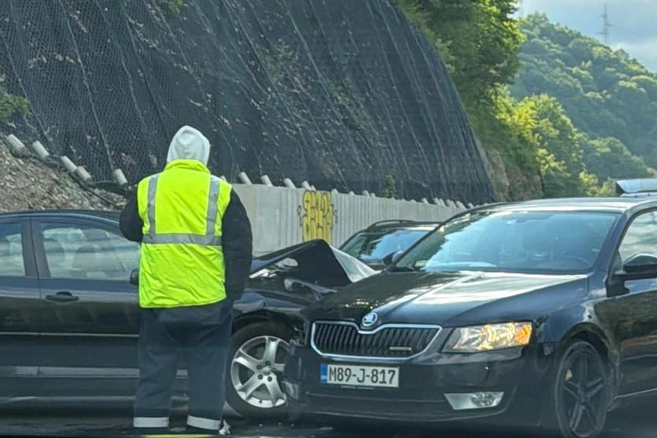 Jedna osoba ozlijeđena u sudaru dva vozila kod Jablanice