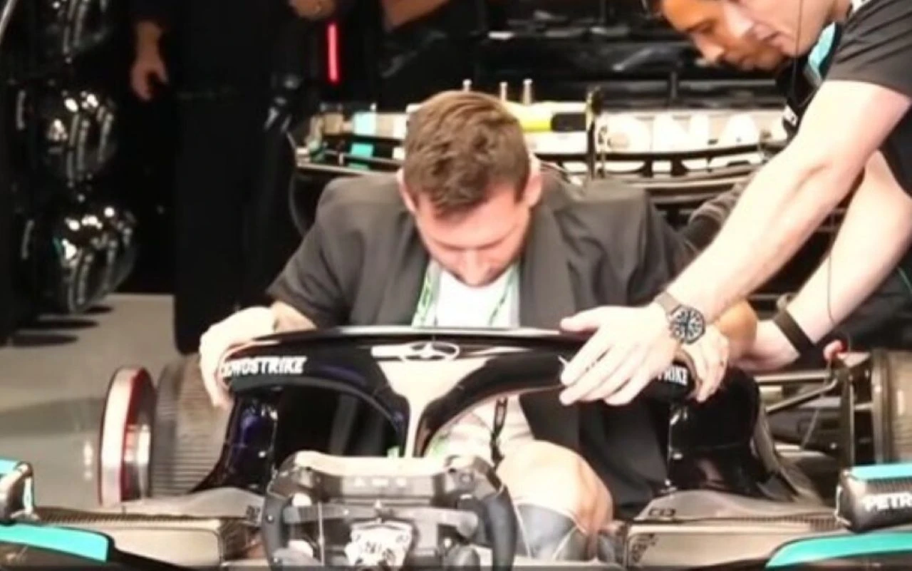 Leo Messi u bolidu Mercedesa s kojim će Antonelli slaviti