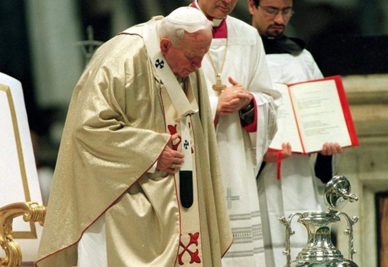 Bio je to povijesni događaj: Papa prvi put ušao u džamiju i pomolio se