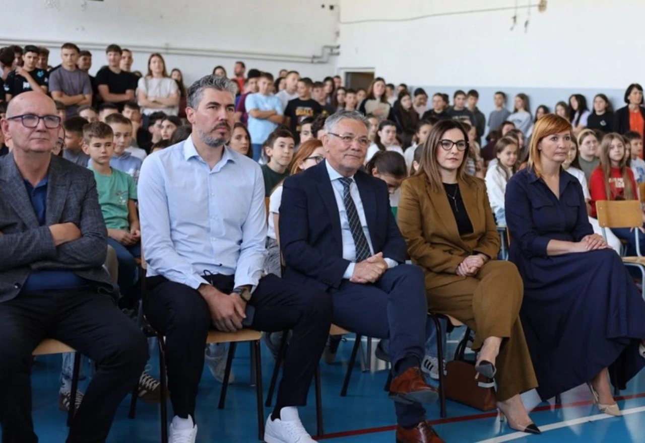 U Grudama počela kampanja o sigurnom korištenju digitalnih tehnologija