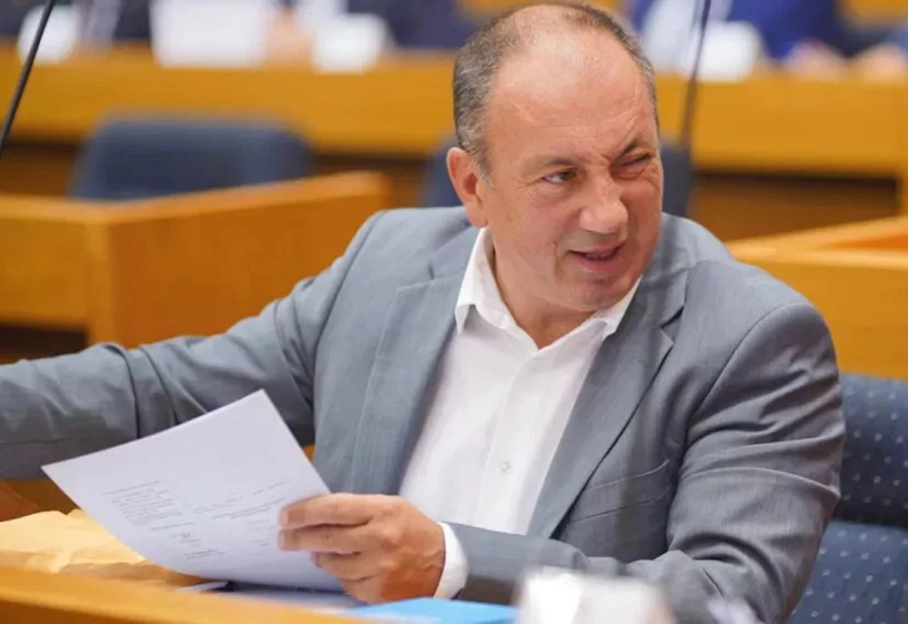 Crnadak osnovao novu stranku